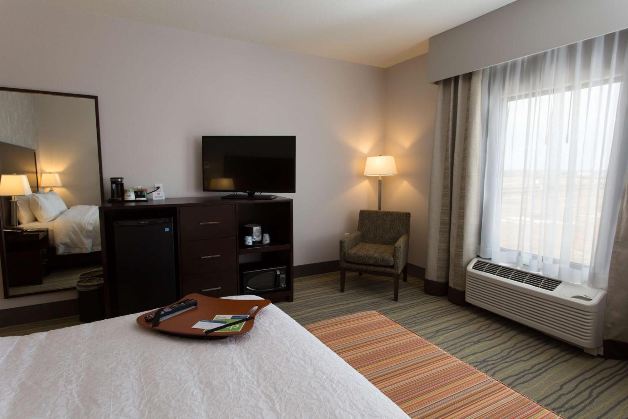 Hampton Inn By Hilton Lloydminster Exterior foto