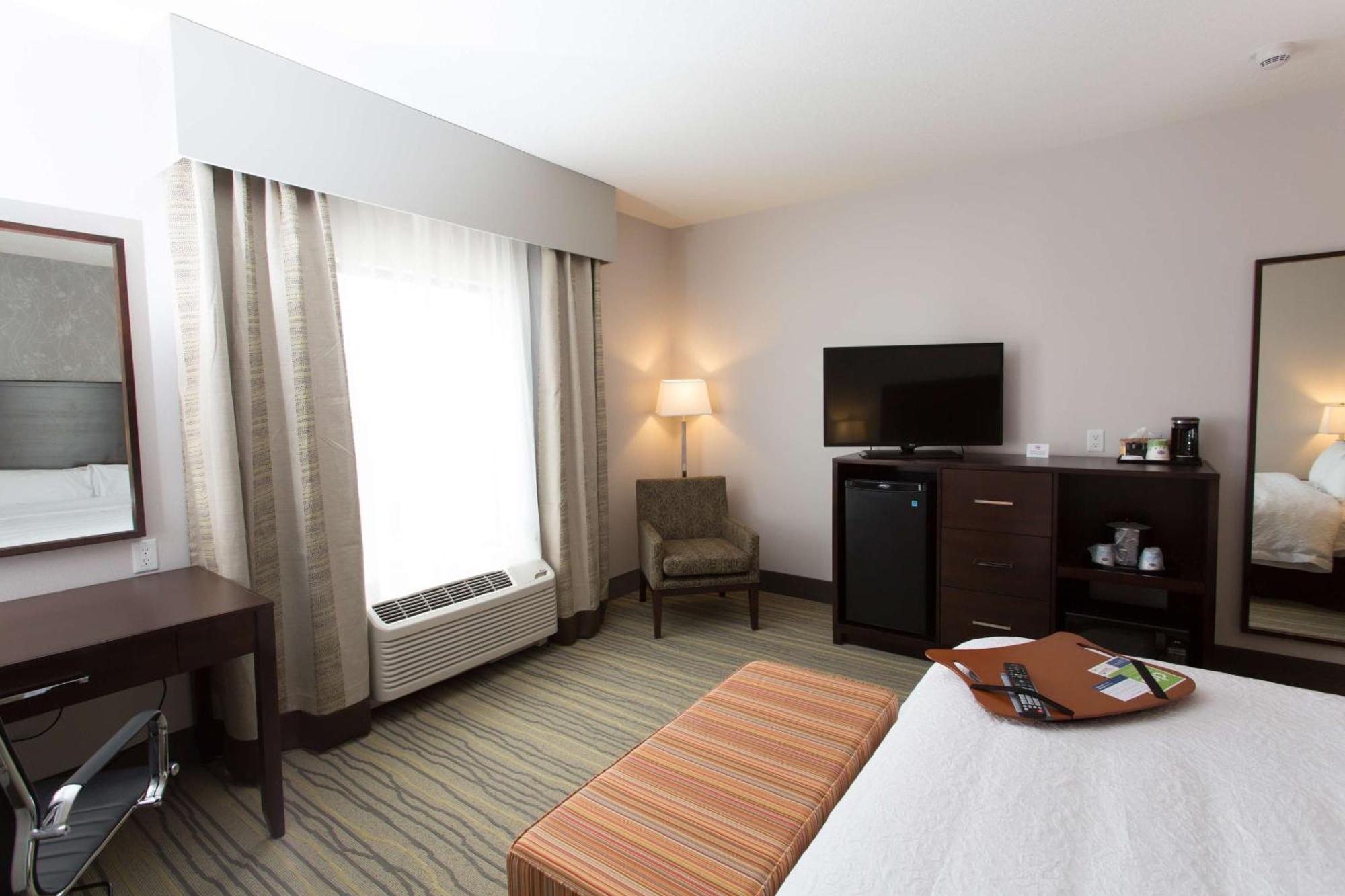 Hampton Inn By Hilton Lloydminster Exterior foto